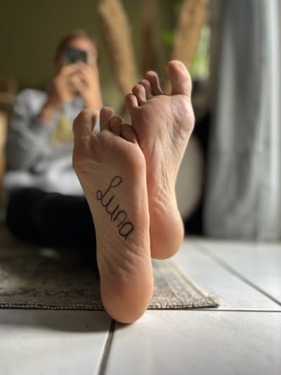 Luna Lewis gallery photo #1